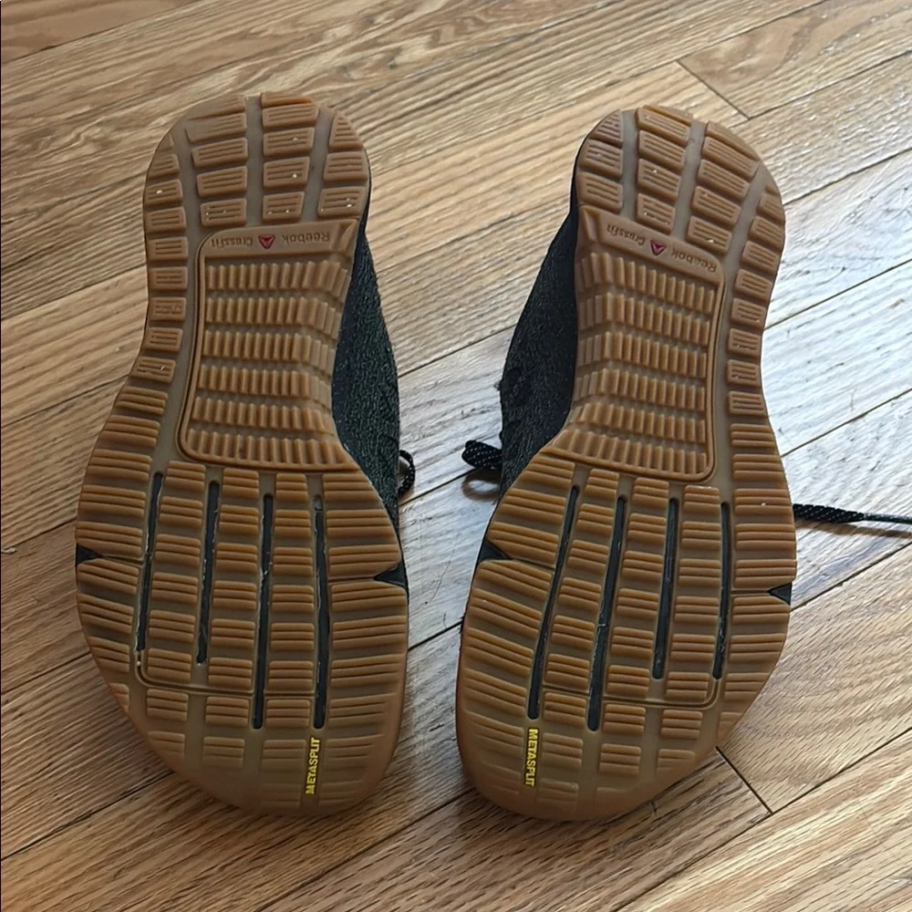 Reebok Black Nano Cross-Training Shoes with gum bottom. Rare color. - Picture 3 of 3